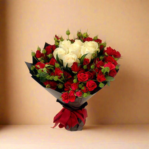 Fancy Hand Bouquet 1 - Larissa