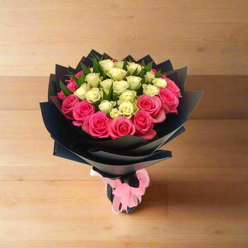 Fancy Hand Bouquet 2 - Larissa