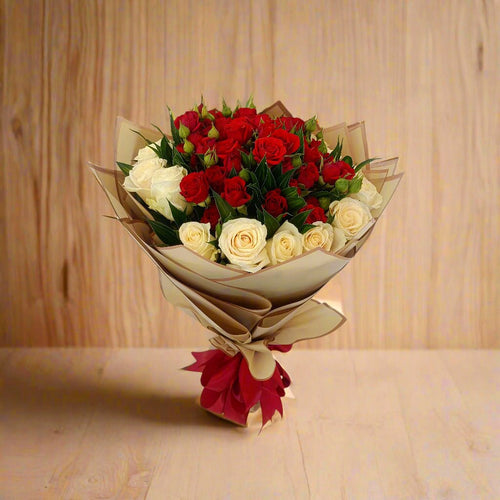 Fancy Hand Bouquet 3 - Larissa