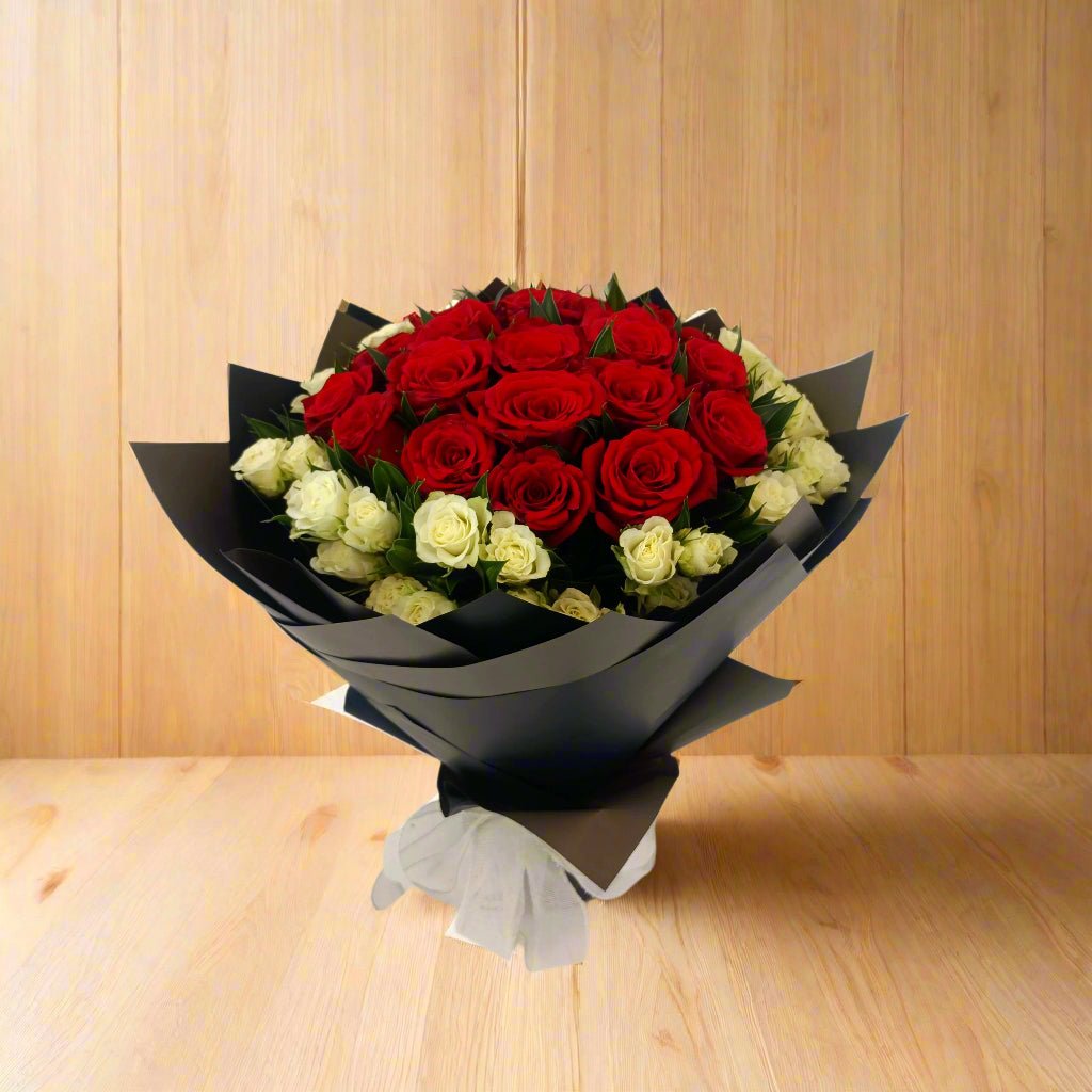 Fancy Hand Bouquet 4 - Larissa