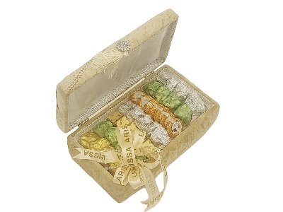 Box 3 - Larissa
