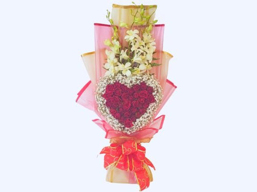 Heart Hand Bouquet - Larissa