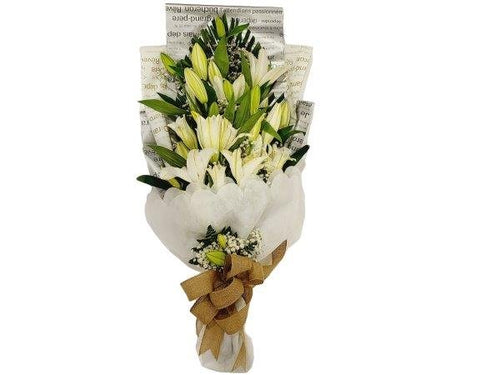 Lilium Hand Bouquet 3 - Larissa